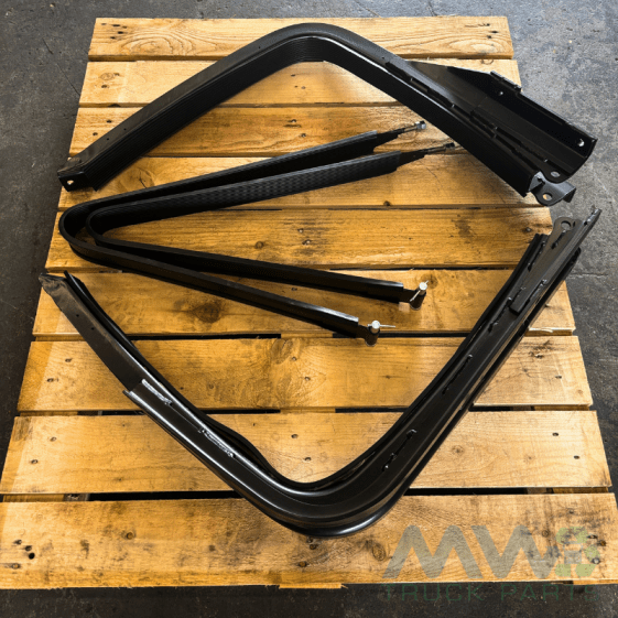 Fuel Tank Bracket and Strap Set For Mercedes Actros MP4 Arocs Antos (2)